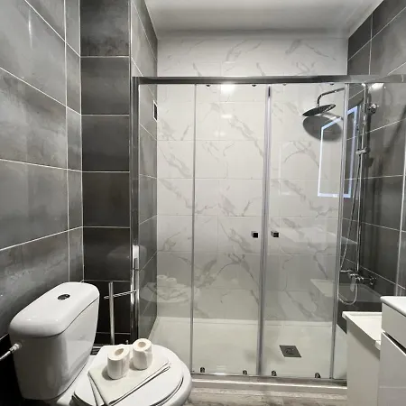 Portimao Classic With Pool By Homing Apartamento *